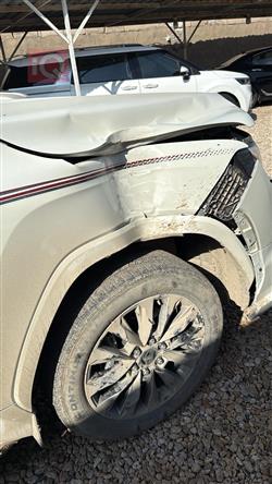 تۆیۆتا لاند کروزەر